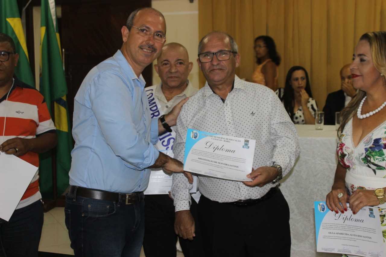 Diretores eleitos da Rede de Ensino tomam posse na Câmara de Vereadores